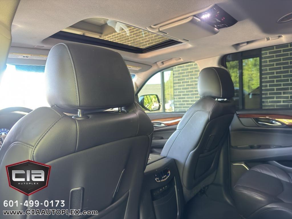 Cadillac Escalade 2WD 4dr Luxury 2017