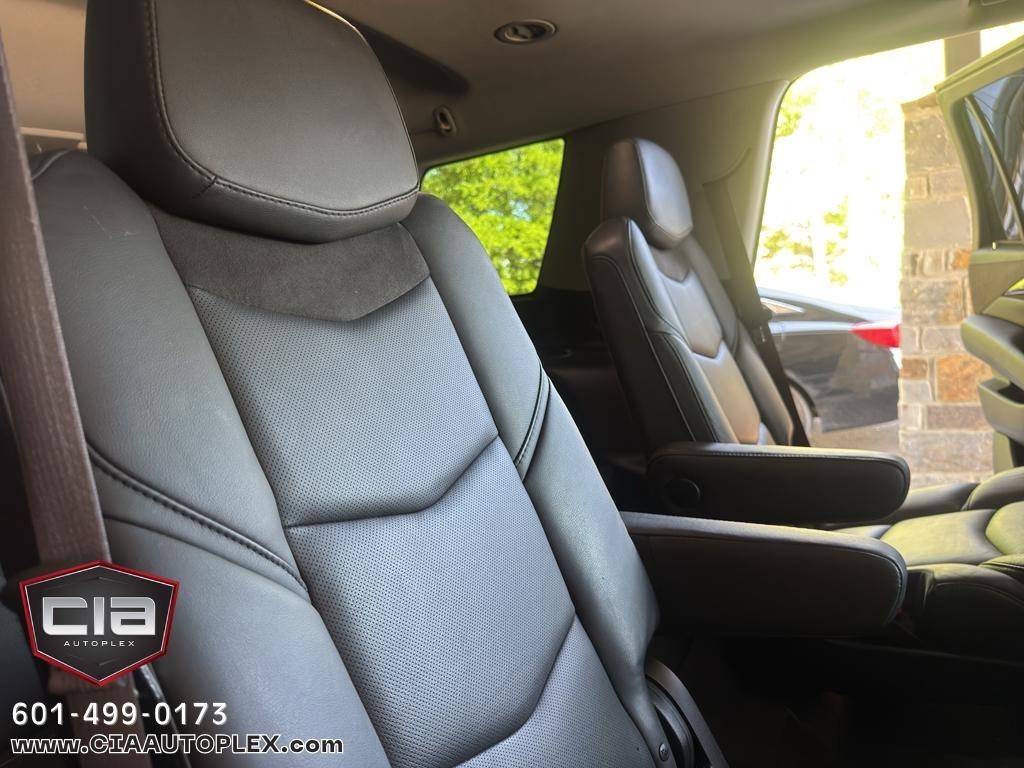 Cadillac Escalade 2WD 4dr Luxury 2017