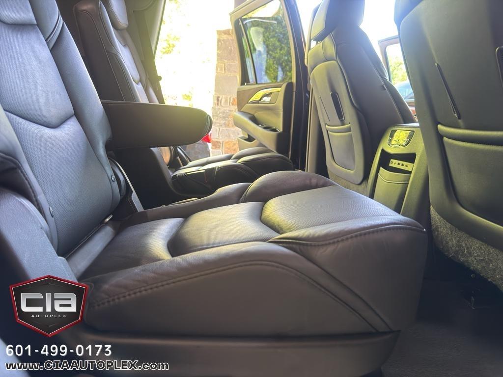 Cadillac Escalade 2WD 4dr Luxury 2017