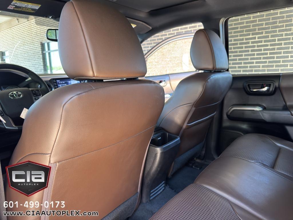 Toyota Tacoma 4WD Limited Double Cab 5' Bed V6 AT (Natl) 2022