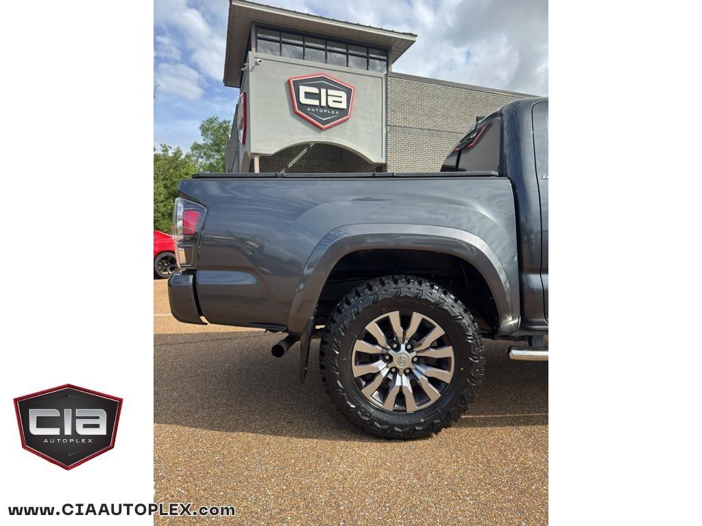 Toyota Tacoma 4WD Limited Double Cab 5' Bed V6 AT (Natl) 2022