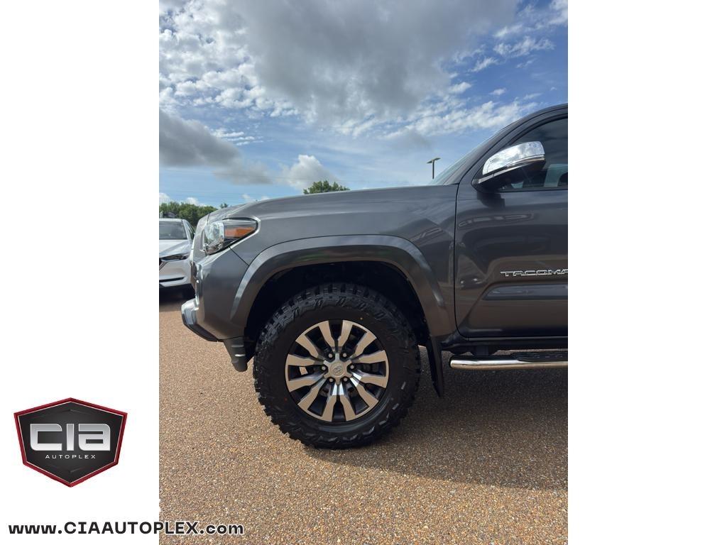 Toyota Tacoma 4WD Limited Double Cab 5' Bed V6 AT (Natl) 2022