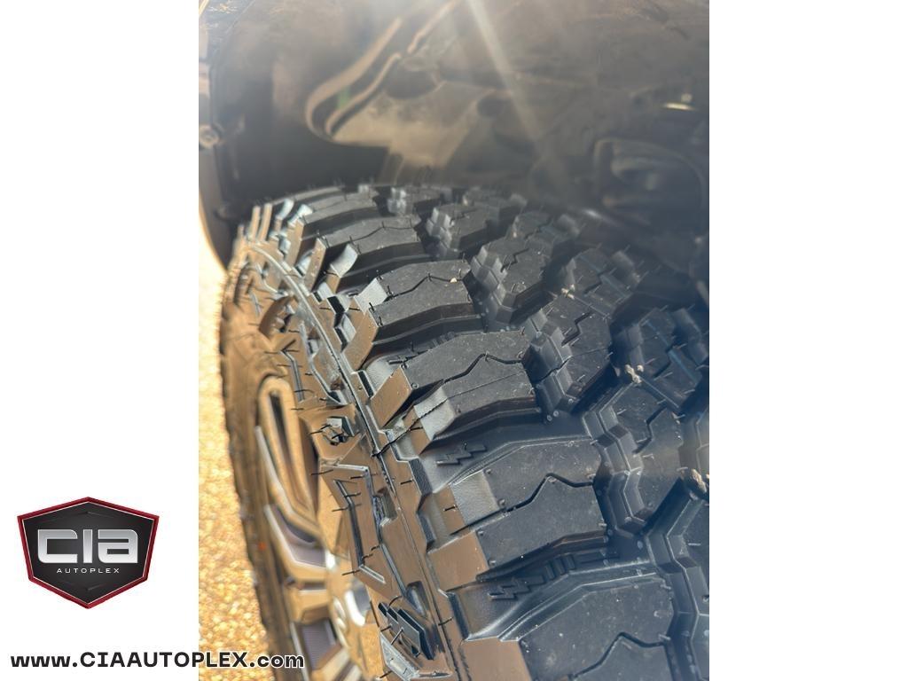 Toyota Tacoma 4WD Limited Double Cab 5' Bed V6 AT (Natl) 2022
