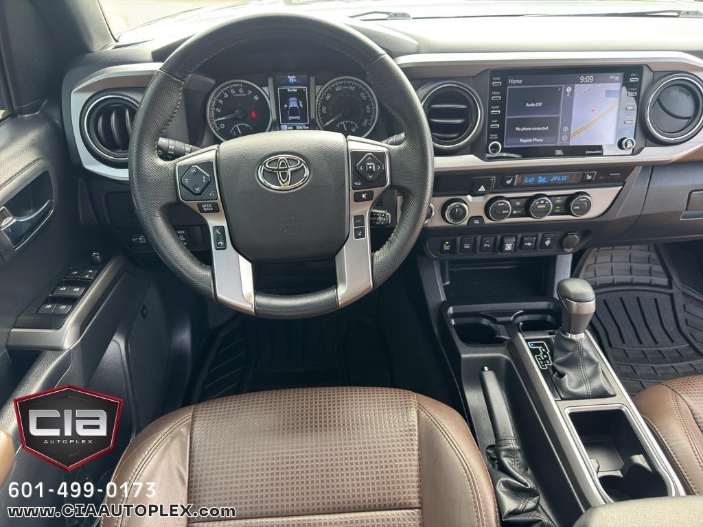 Toyota Tacoma 4WD Limited Double Cab 5' Bed V6 AT (Natl) 2022