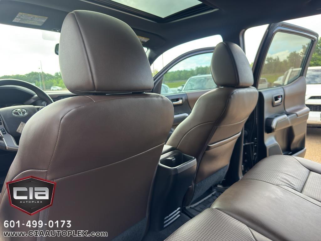 Toyota Tacoma 4WD Limited Double Cab 5' Bed V6 AT (Natl) 2022