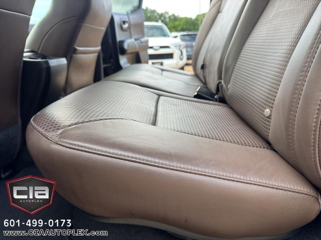 Toyota Tacoma 4WD Limited Double Cab 5' Bed V6 AT (Natl) 2022