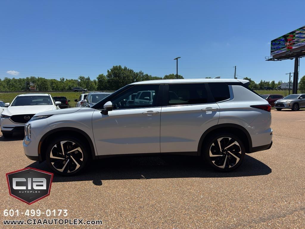 Mitsubishi Outlander ES FWD 2022