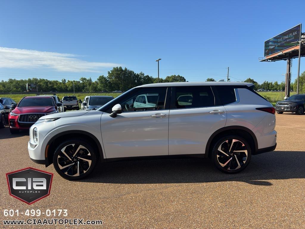 Mitsubishi Outlander ES FWD 2022