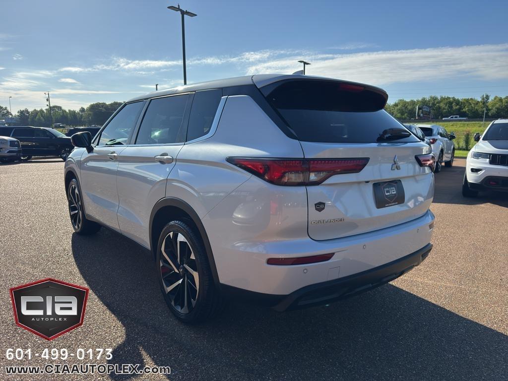 Mitsubishi Outlander ES FWD 2022