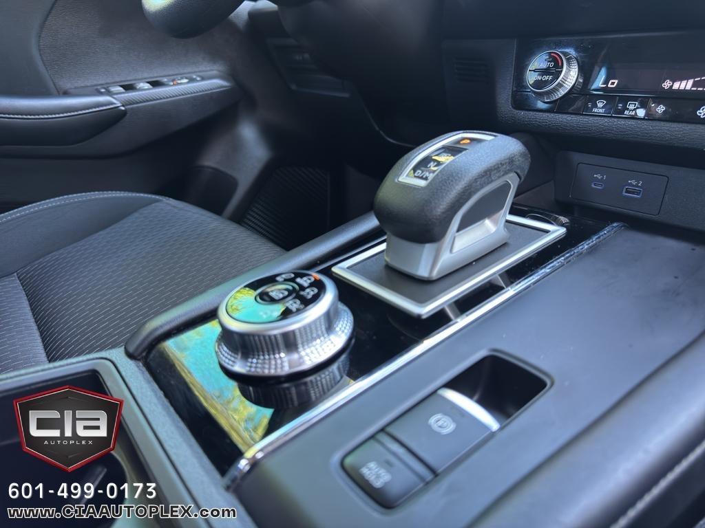 Mitsubishi Outlander ES FWD 2022