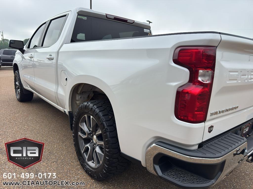 Chevrolet Silverado 1500 LTD 4WD Crew Cab 147" LT w/1LT 2022
