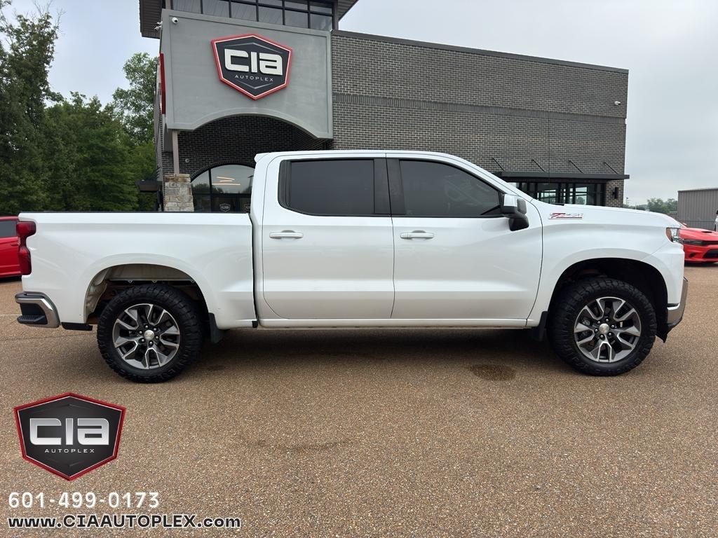 Chevrolet Silverado 1500 LTD 4WD Crew Cab 147" LT w/1LT 2022