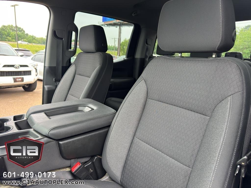Chevrolet Silverado 1500 LTD 4WD Crew Cab 147" LT w/1LT 2022