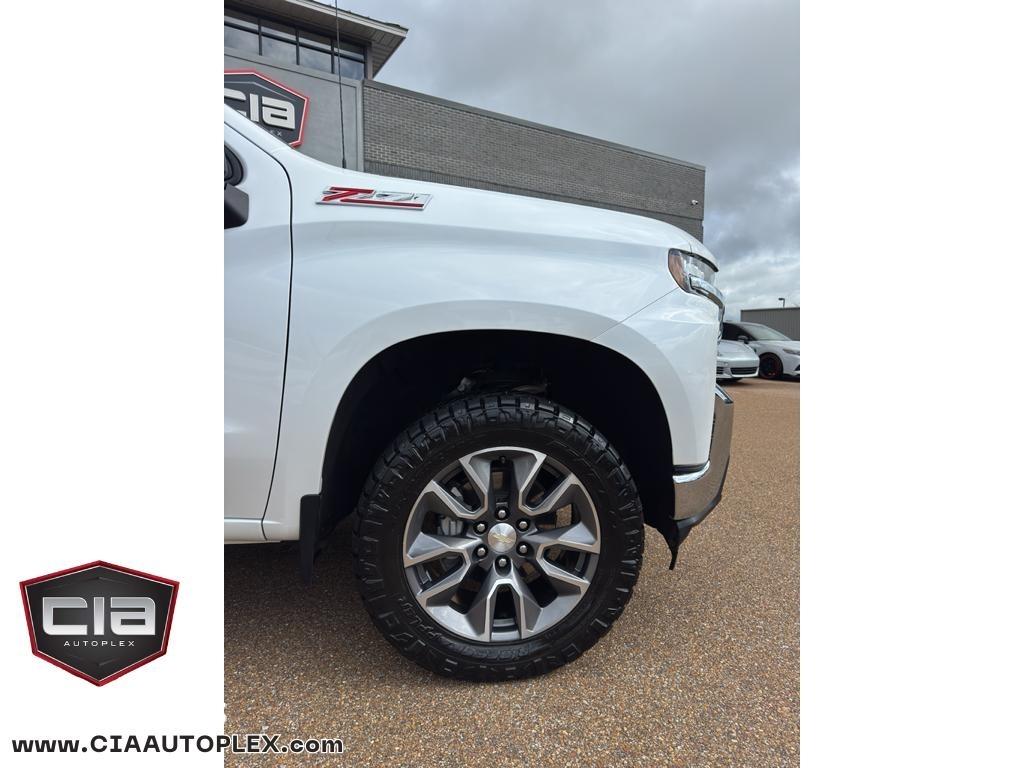 Chevrolet Silverado 1500 LTD 4WD Crew Cab 147" LT w/1LT 2022