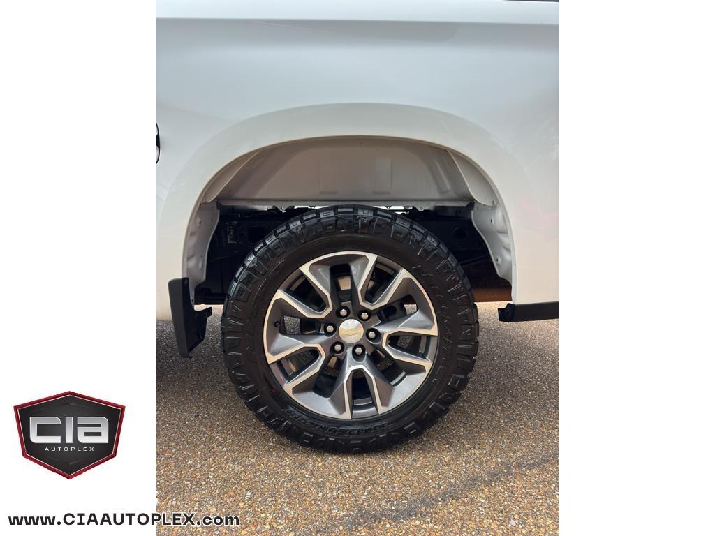Chevrolet Silverado 1500 LTD 4WD Crew Cab 147" LT w/1LT 2022