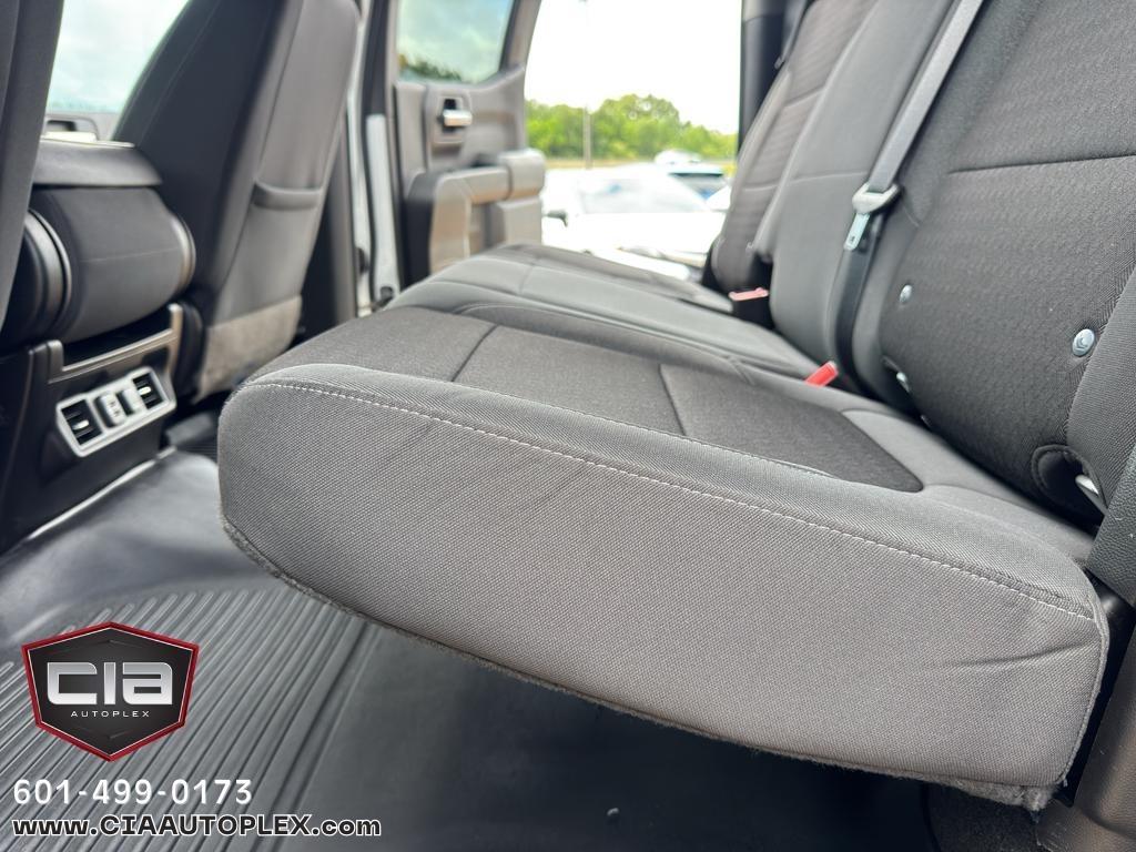 Chevrolet Silverado 1500 LTD 4WD Crew Cab 147" LT w/1LT 2022