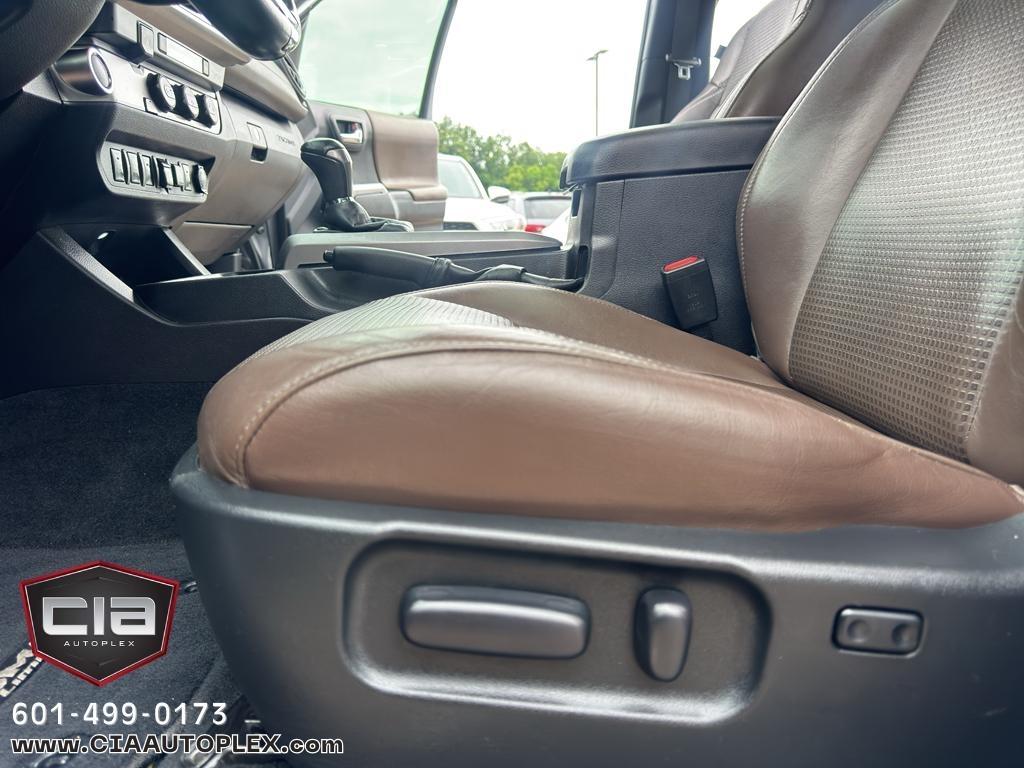 Toyota Tacoma 2WD Limited Double Cab 5' Bed V6 AT (Natl) 2021