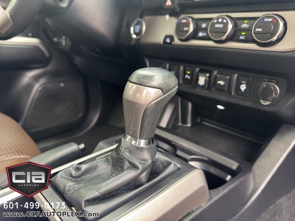 Toyota Tacoma 2WD Limited Double Cab 5' Bed V6 AT (Natl) 2021