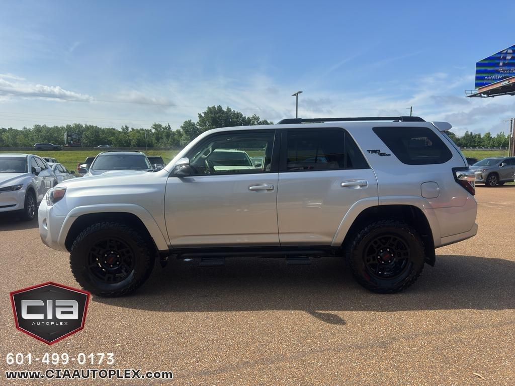 Toyota 4Runner TRD Off Road Premium 4WD (Natl) 2019