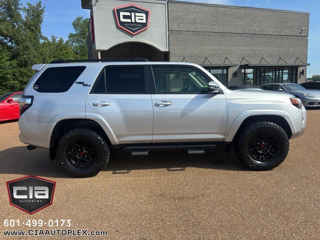 Toyota 4Runner TRD Off Road Premium 4WD (Natl) 2019