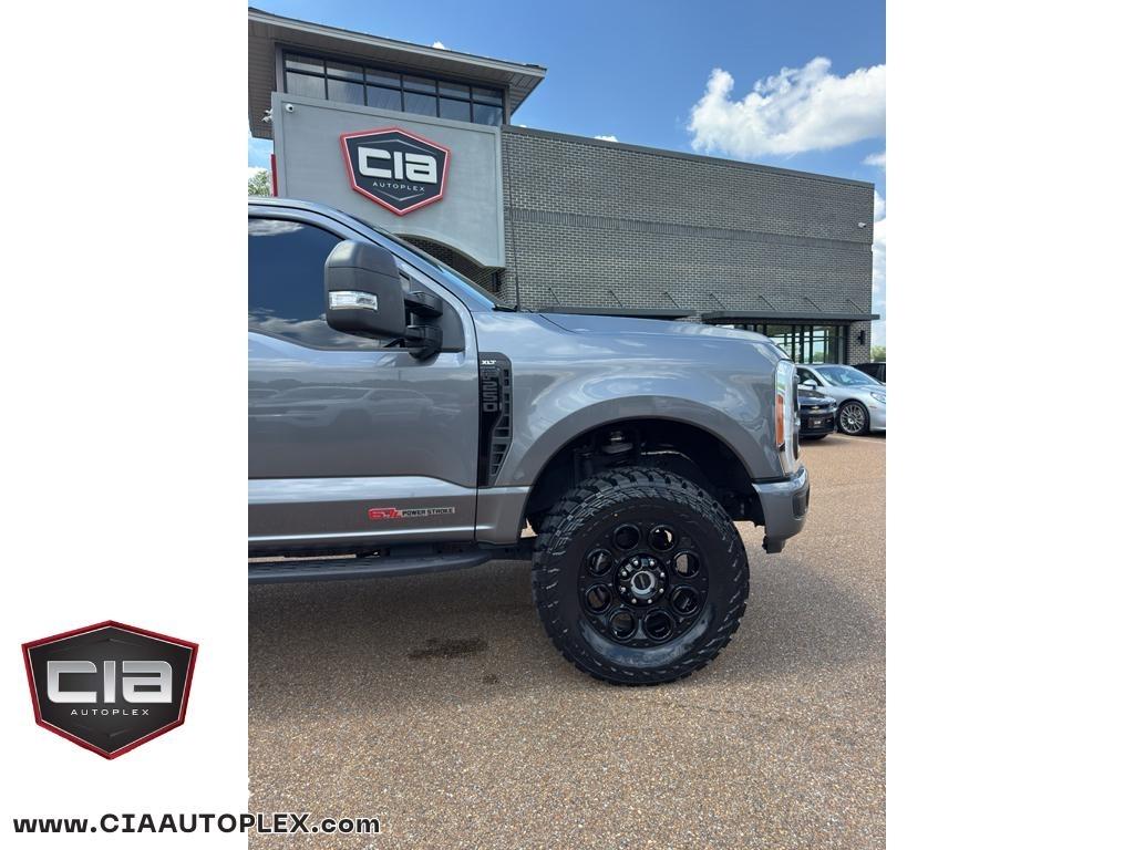 Ford Super Duty F-250 SRW XLT 4WD Crew Cab 6.75' Box 2023