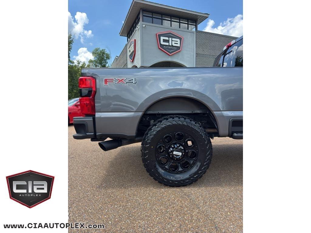 Ford Super Duty F-250 SRW XLT 4WD Crew Cab 6.75' Box 2023
