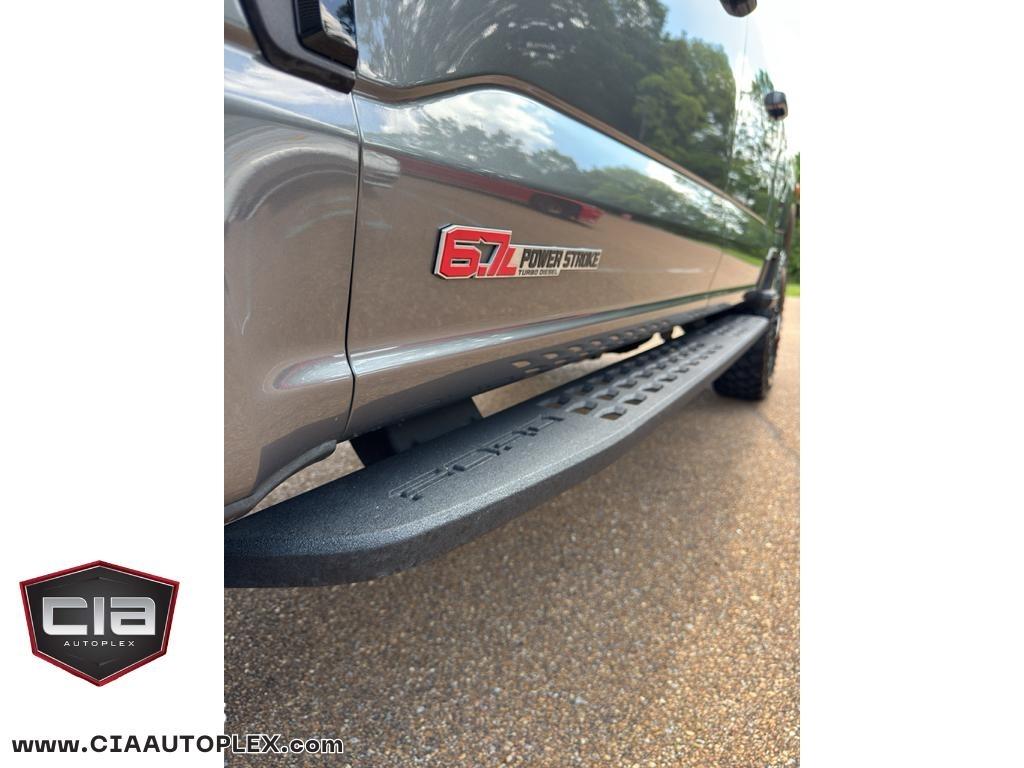 Ford Super Duty F-250 SRW XLT 4WD Crew Cab 6.75' Box 2023