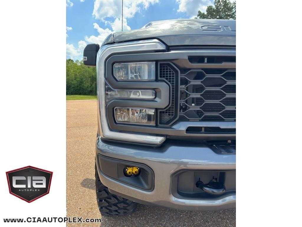Ford Super Duty F-250 SRW XLT 4WD Crew Cab 6.75' Box 2023
