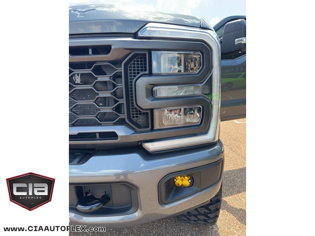 Ford Super Duty F-250 SRW XLT 4WD Crew Cab 6.75' Box 2023