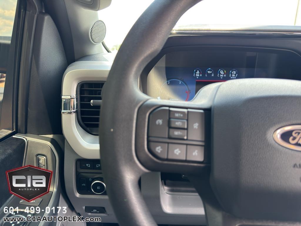 Ford Super Duty F-250 SRW XLT 4WD Crew Cab 6.75' Box 2023