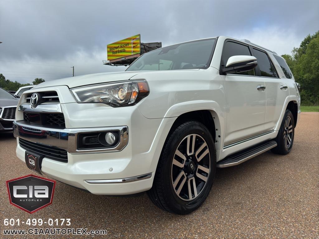Toyota 4Runner SR5 Premium 2WD (Natl) 2020