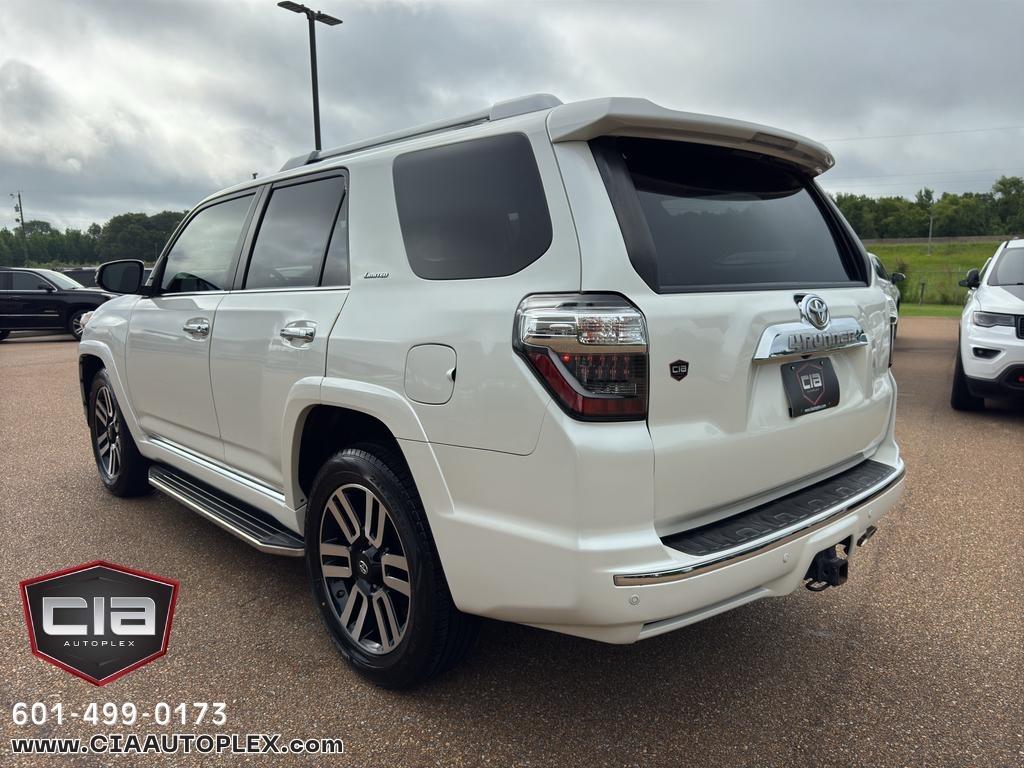 Toyota 4Runner SR5 Premium 2WD (Natl) 2020