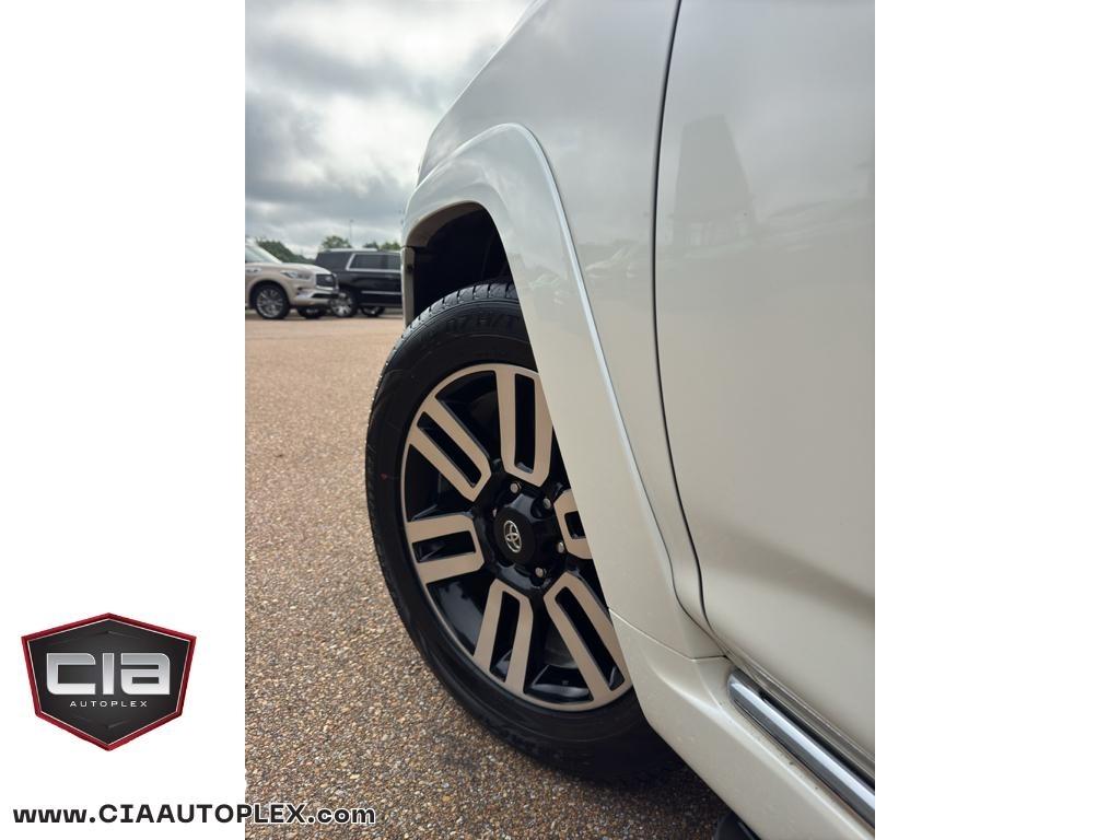 Toyota 4Runner SR5 Premium 2WD (Natl) 2020