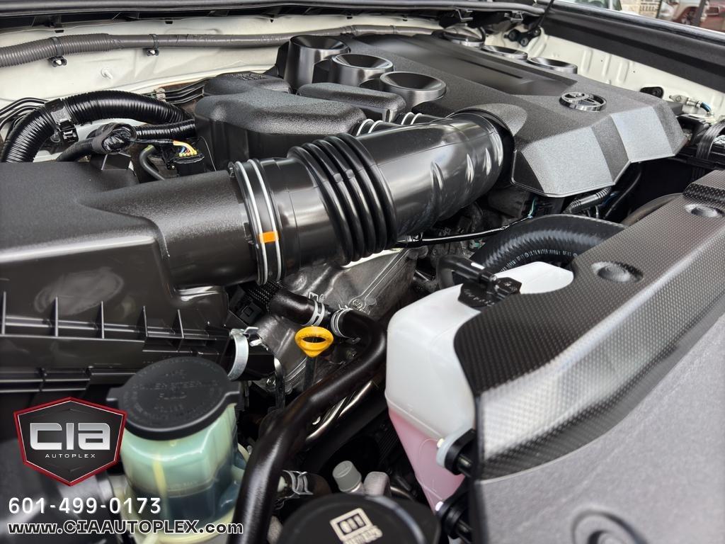 Toyota 4Runner SR5 Premium 2WD (Natl) 2020