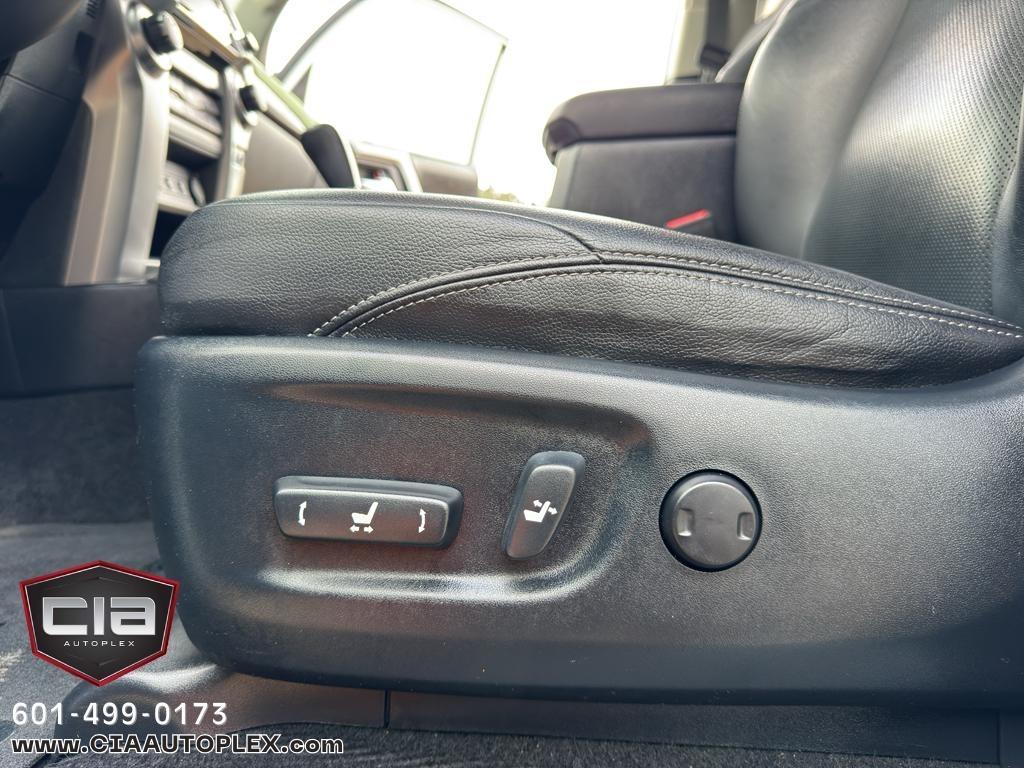 Toyota 4Runner SR5 Premium 2WD (Natl) 2020