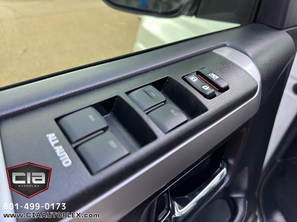 Toyota 4Runner SR5 Premium 2WD (Natl) 2020