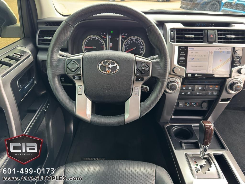 Toyota 4Runner SR5 Premium 2WD (Natl) 2020
