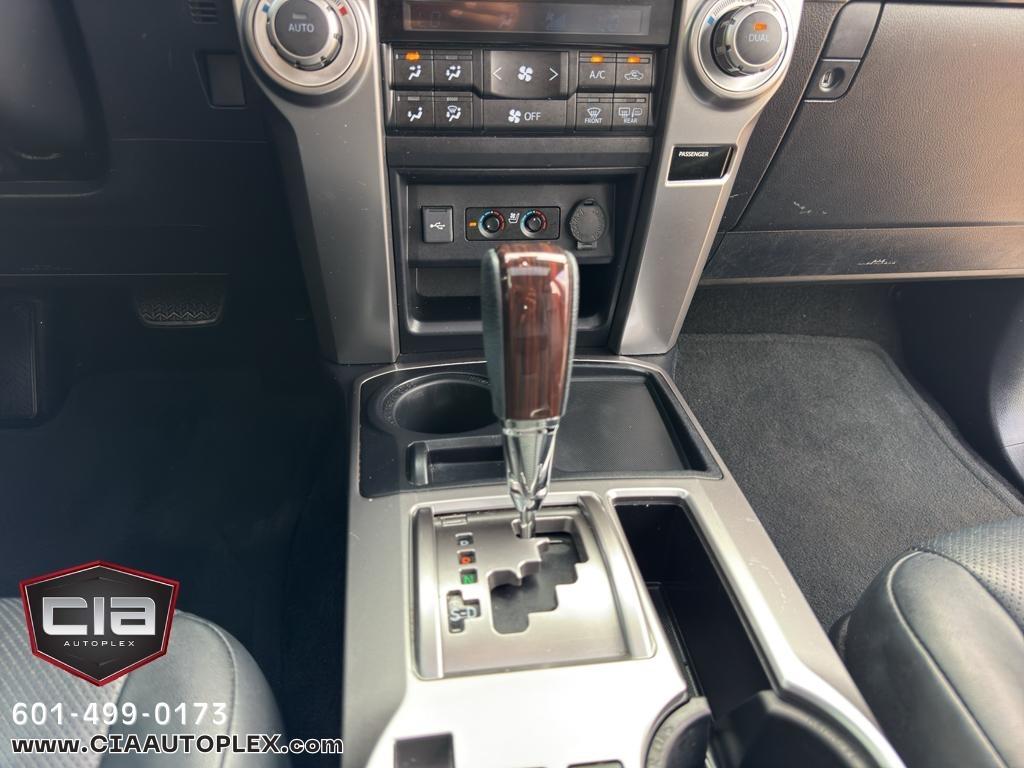 Toyota 4Runner SR5 Premium 2WD (Natl) 2020
