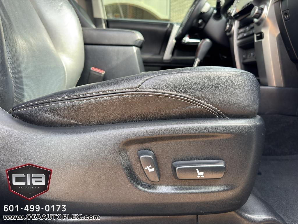 Toyota 4Runner SR5 Premium 2WD (Natl) 2020