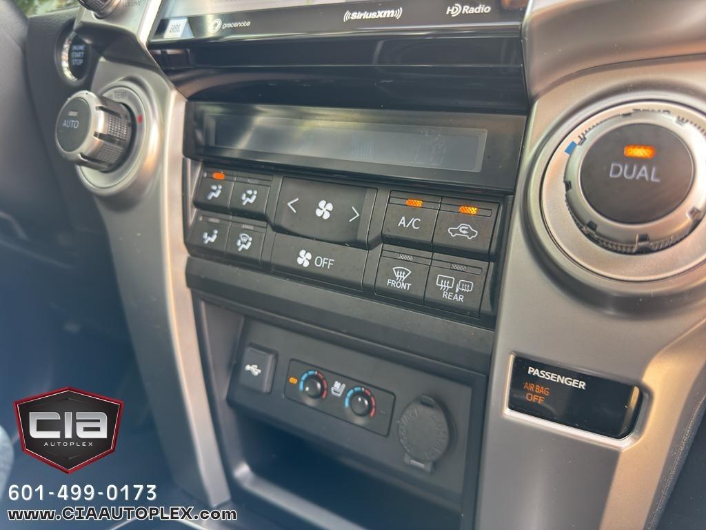 Toyota 4Runner SR5 Premium 2WD (Natl) 2020