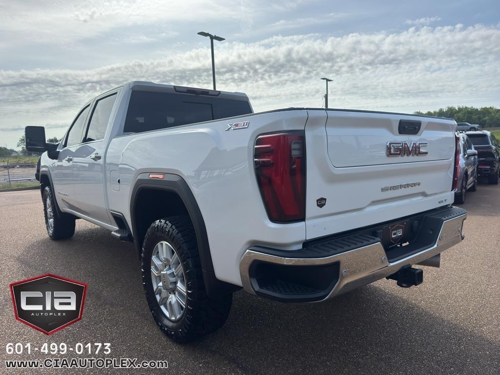 GMC Sierra 2500HD 4WD Crew Cab 159" SLT 2024