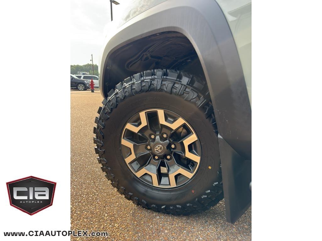 Toyota Tacoma 4WD TRD Off Road Double Cab 5' Bed AT (Natl) 2022
