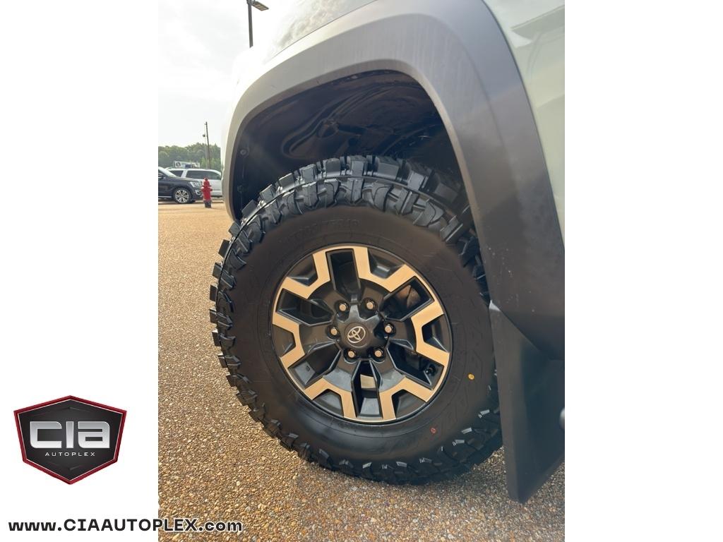 Toyota Tacoma 4WD TRD Off Road Double Cab 5' Bed AT (Natl) 2022