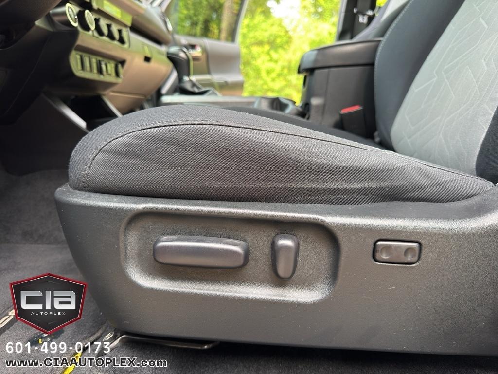 Toyota Tacoma 4WD TRD Off Road Double Cab 5' Bed AT (Natl) 2022