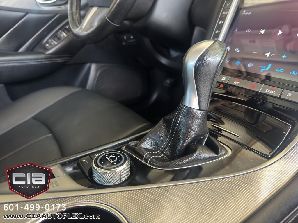 Infiniti Q50 4dr Sdn 3.0t Premium AWD 2016
