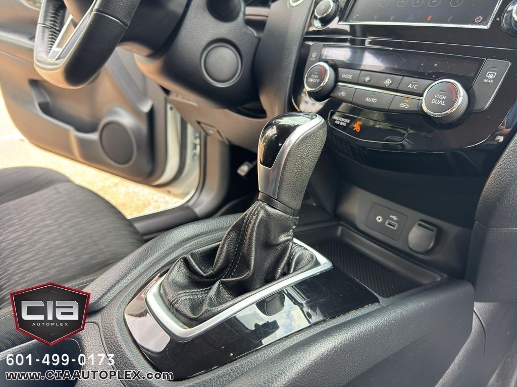 Nissan Rogue FWD SV 2020