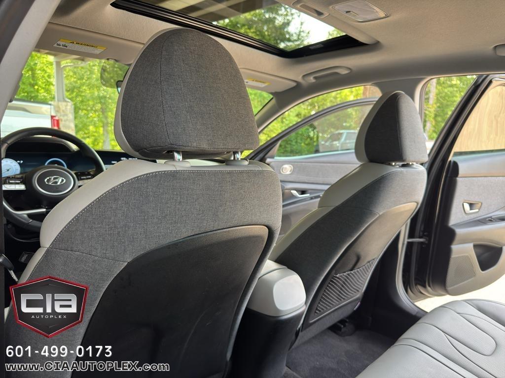 Hyundai Elantra Limited IVT 2023