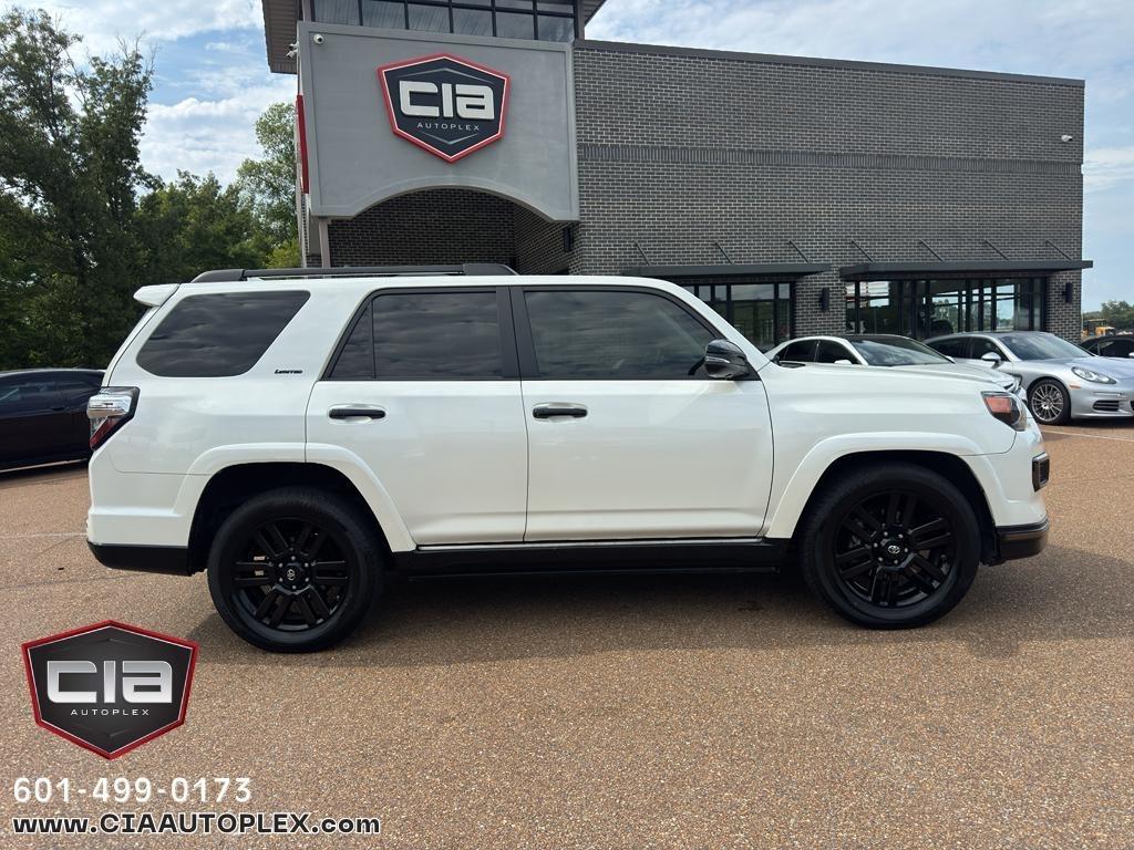 Toyota 4Runner SR5 Premium 2WD (Natl) 2020