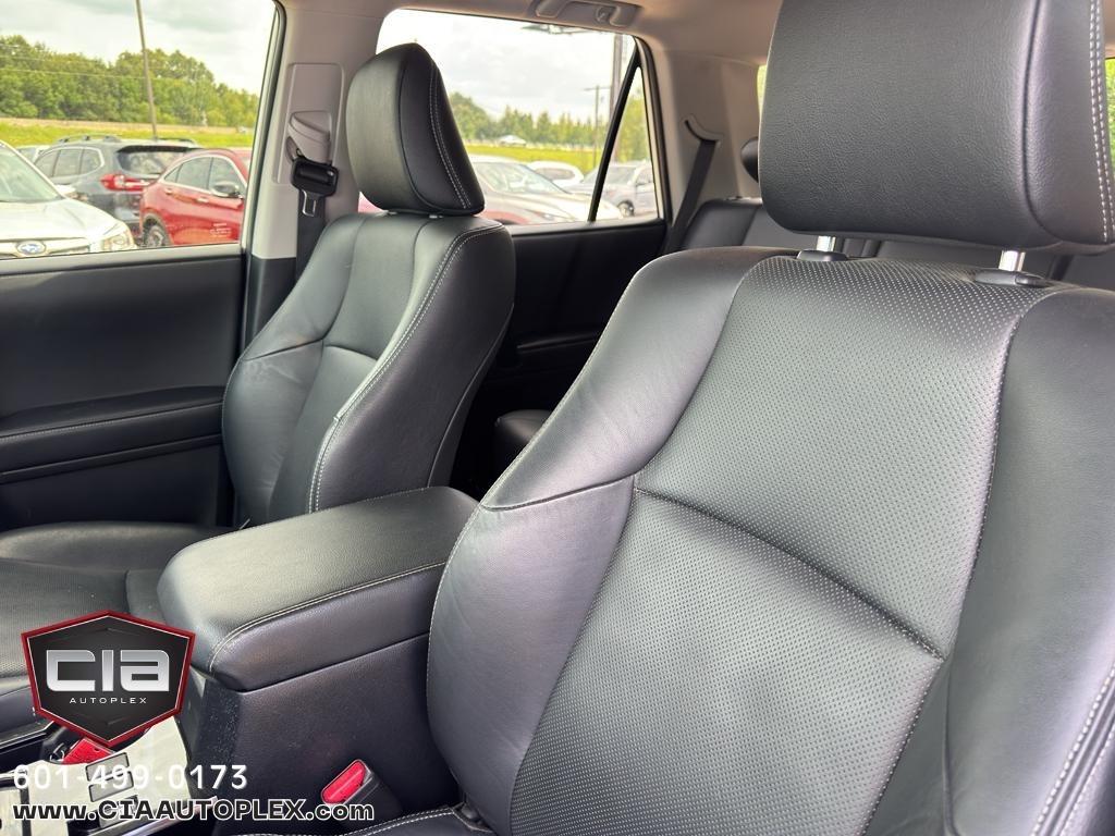 Toyota 4Runner SR5 Premium 2WD (Natl) 2020