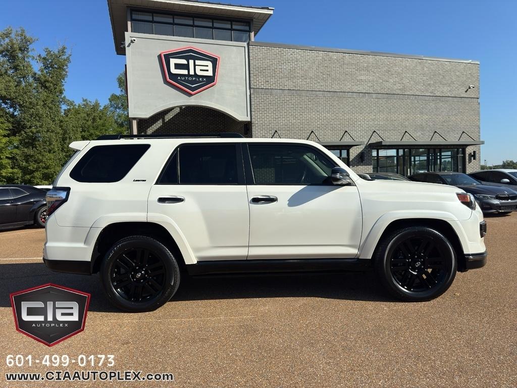 Toyota 4Runner SR5 Premium 2WD (Natl) 2020